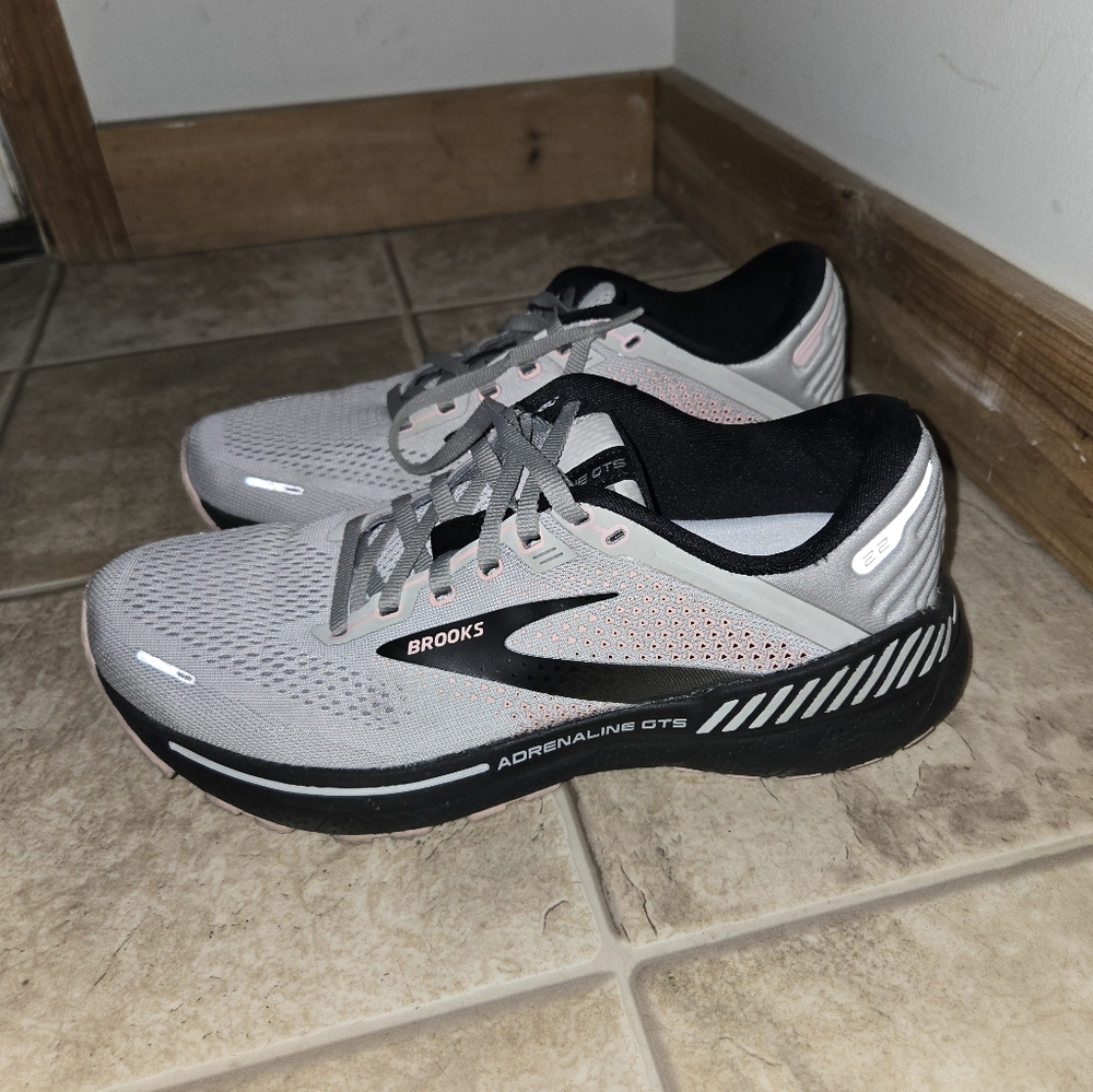 Brooks Adrenaline GTS Women's Running Sneakers